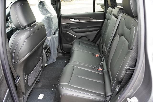 New 2025 Jeep Grand Cherokee Limited w/ Trailer Tow Package image 11