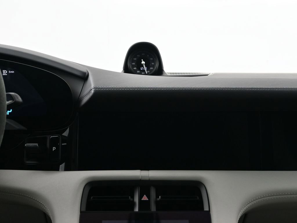 Used 2024 Porsche Taycan GTS image 11