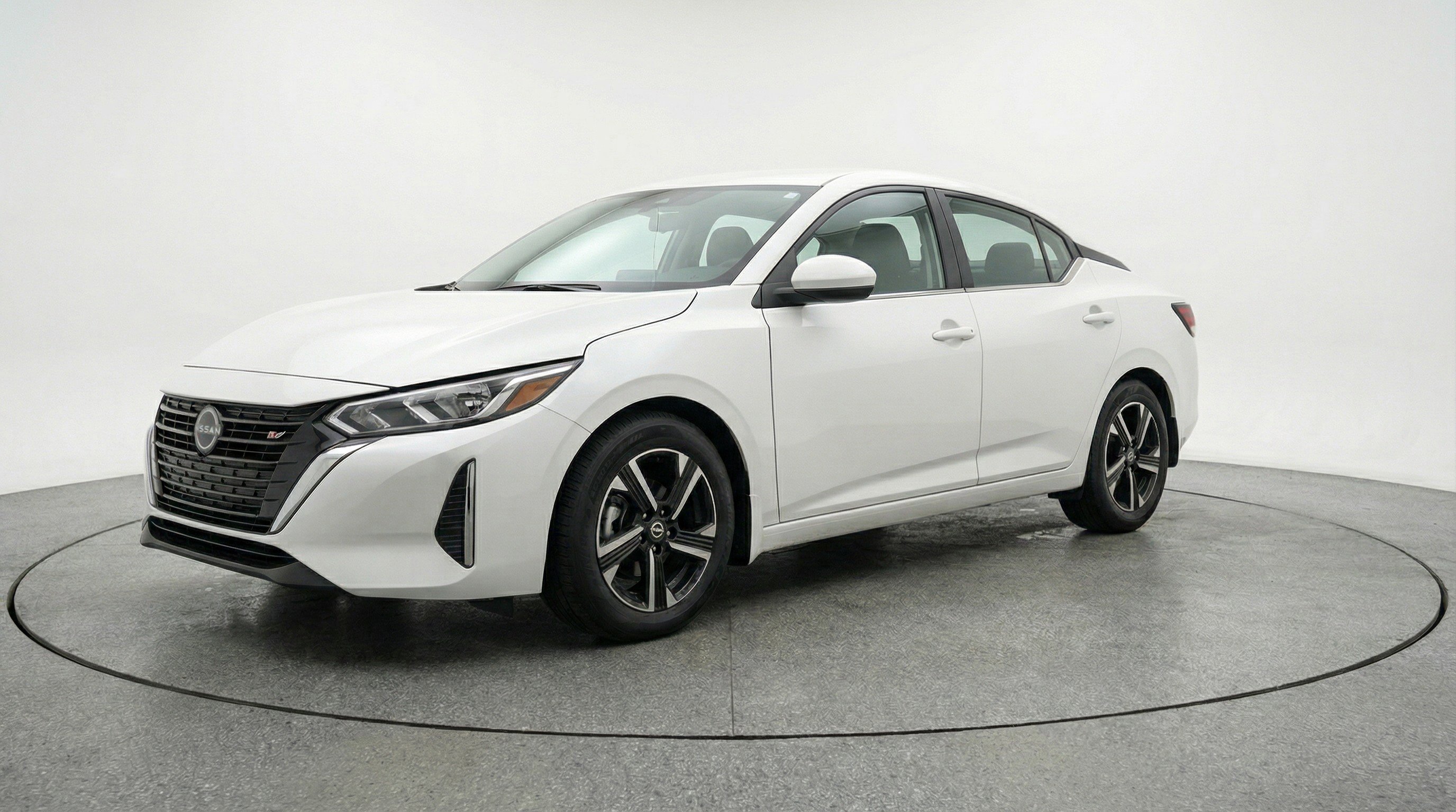 Used 2025 Nissan Sentra SV image 3