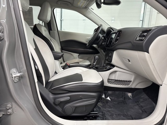 Used 2020 Jeep Compass Limited image 32