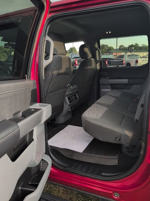 Used 2024 Ford F250 XLT w/ Black Appearance Package image 12
