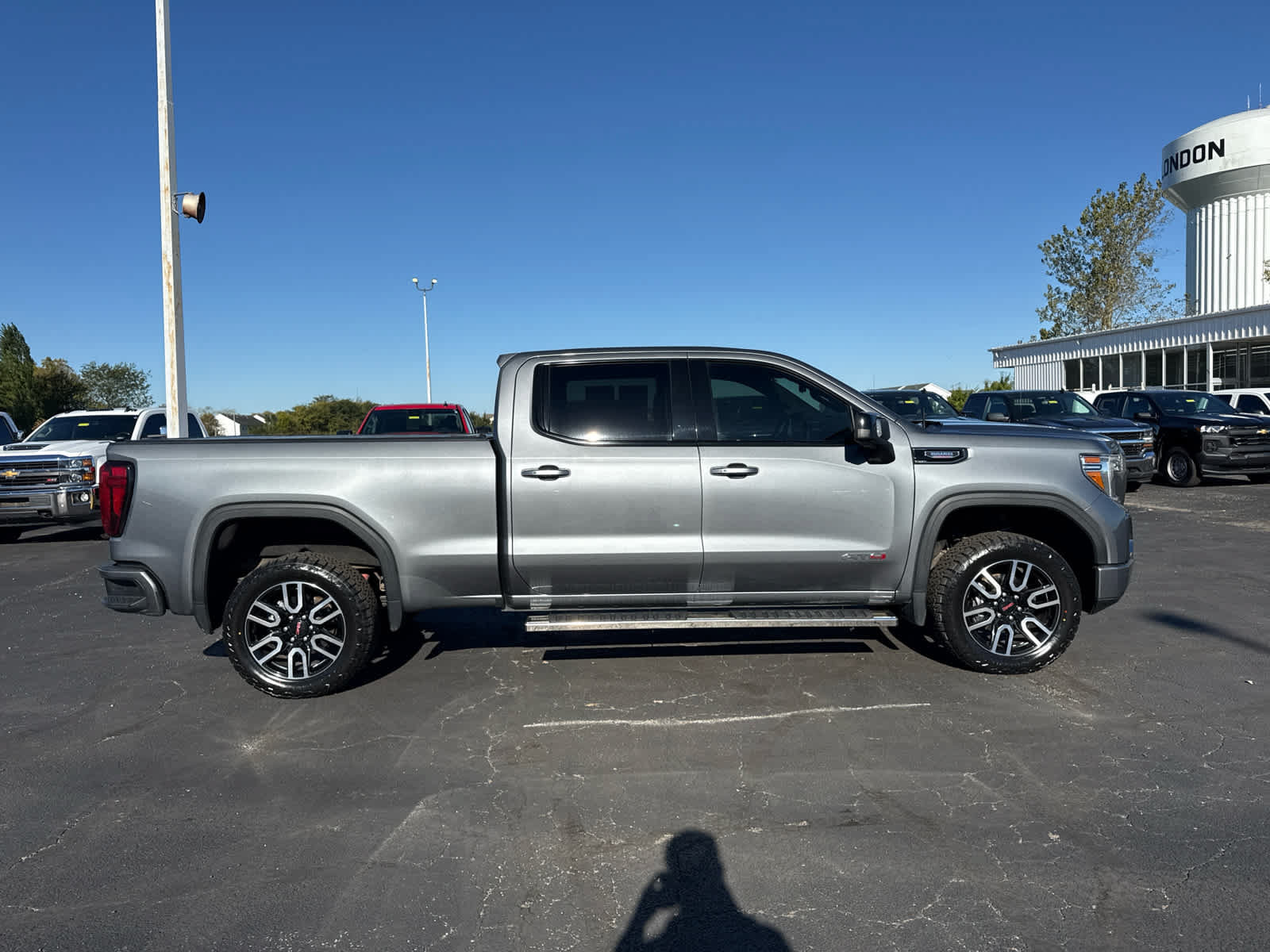 Certified 2021 GMC Sierra 1500 AT4 w/ AT4 Value Package AWD/4WD image 6