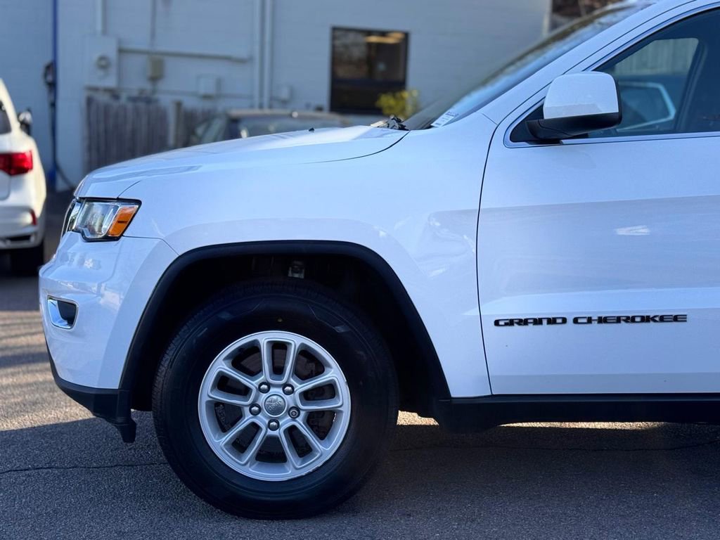 Used 2018 Jeep Grand Cherokee Laredo AWD/4WD image 10