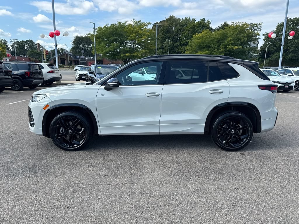 Used 2026 Volkswagen Tiguan SE R-Line AWD/4WD image 4