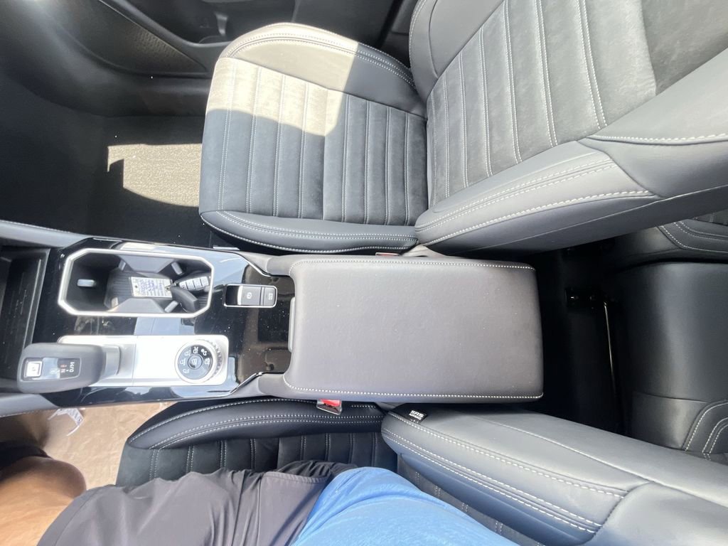 New 2025 Mitsubishi Outlander SE image 21