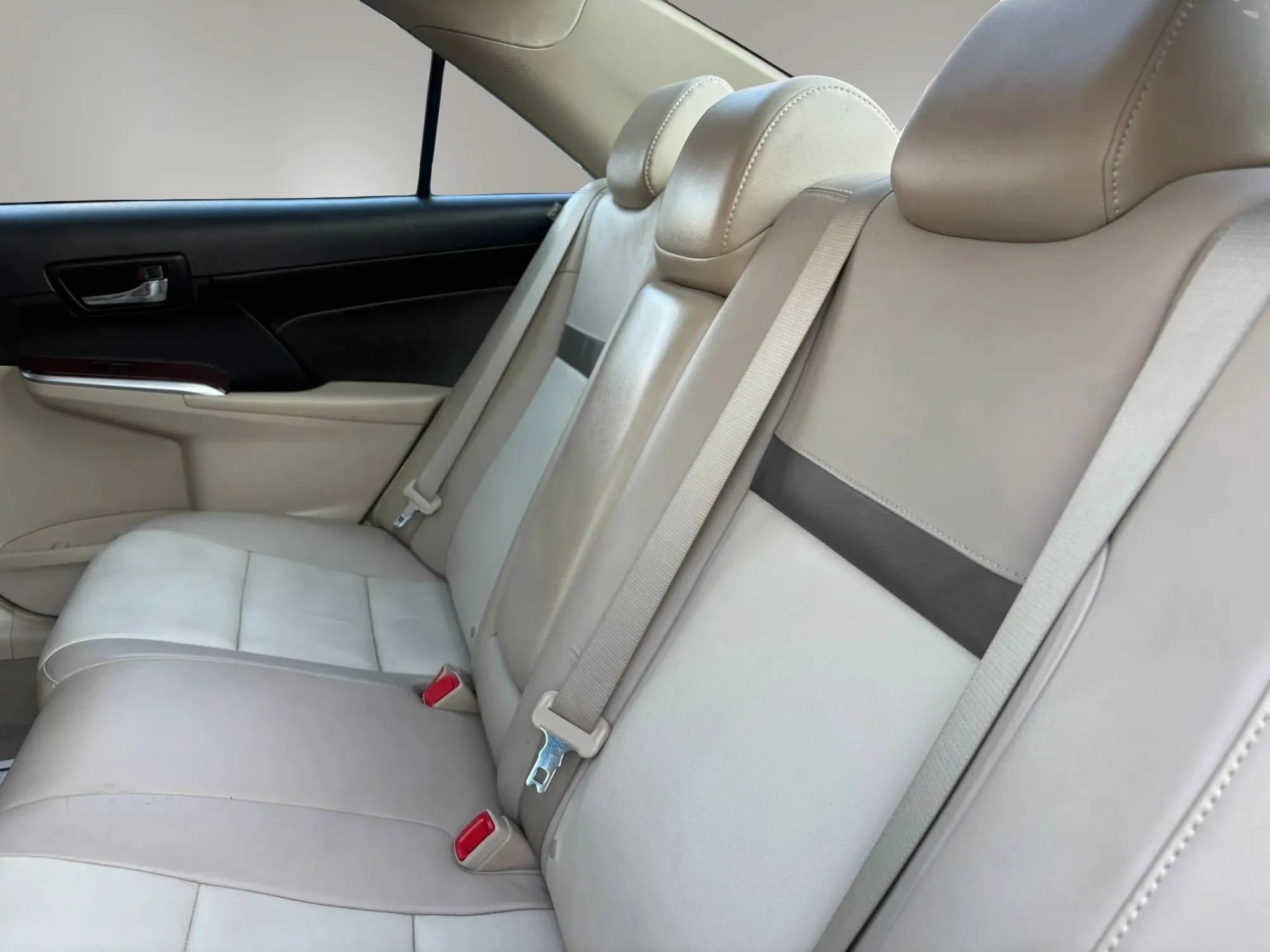 Used 2013 Toyota Camry XLE w/ Leather Pkg FWD image 8