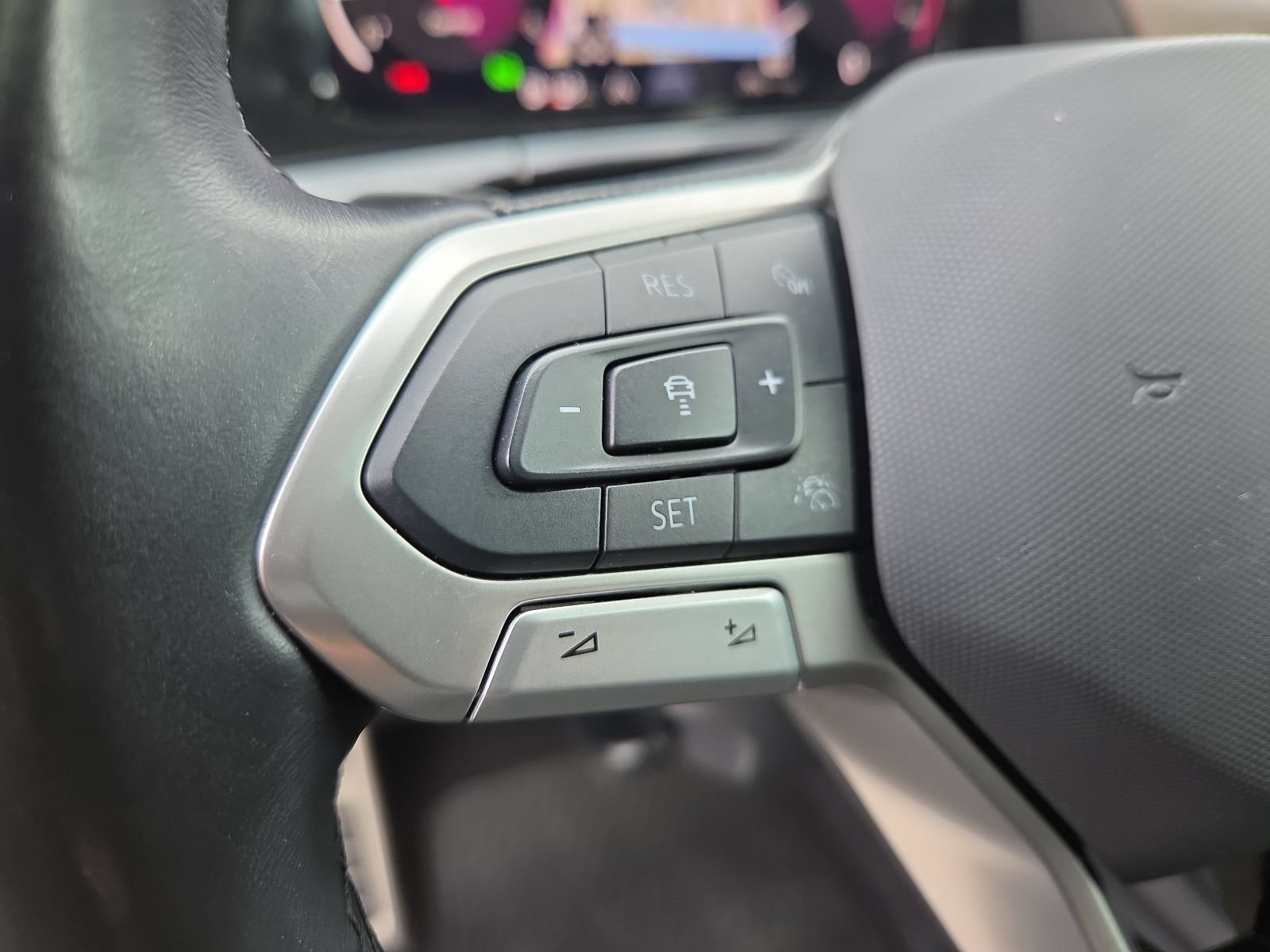 Used 2025 Volkswagen Atlas SEL Premium R-Line AWD/4WD image 12