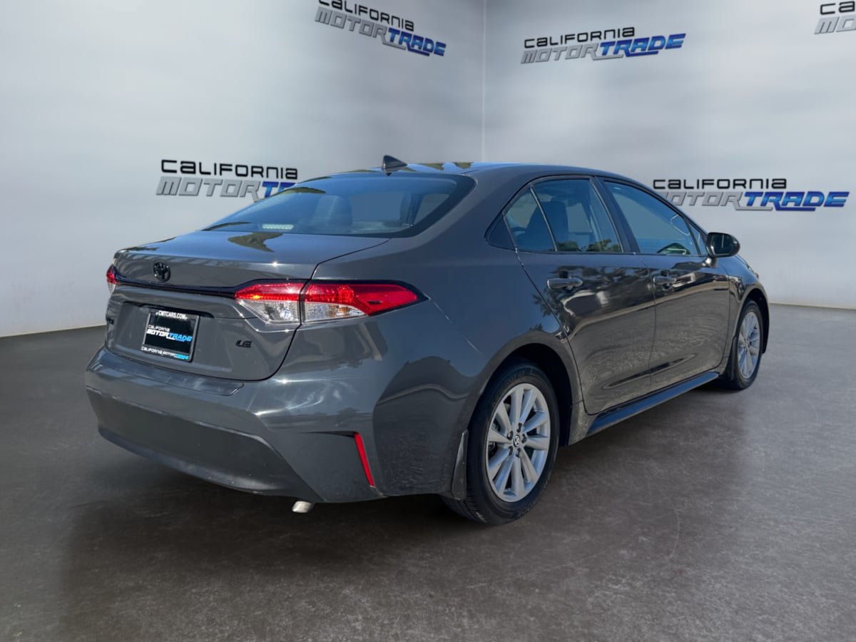 Used 2026 Toyota Corolla LE w/ LE Premium Package FWD image 5