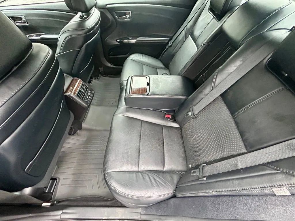 Used 2014 Toyota Avalon Limited w/ Technology Package FWD image 14