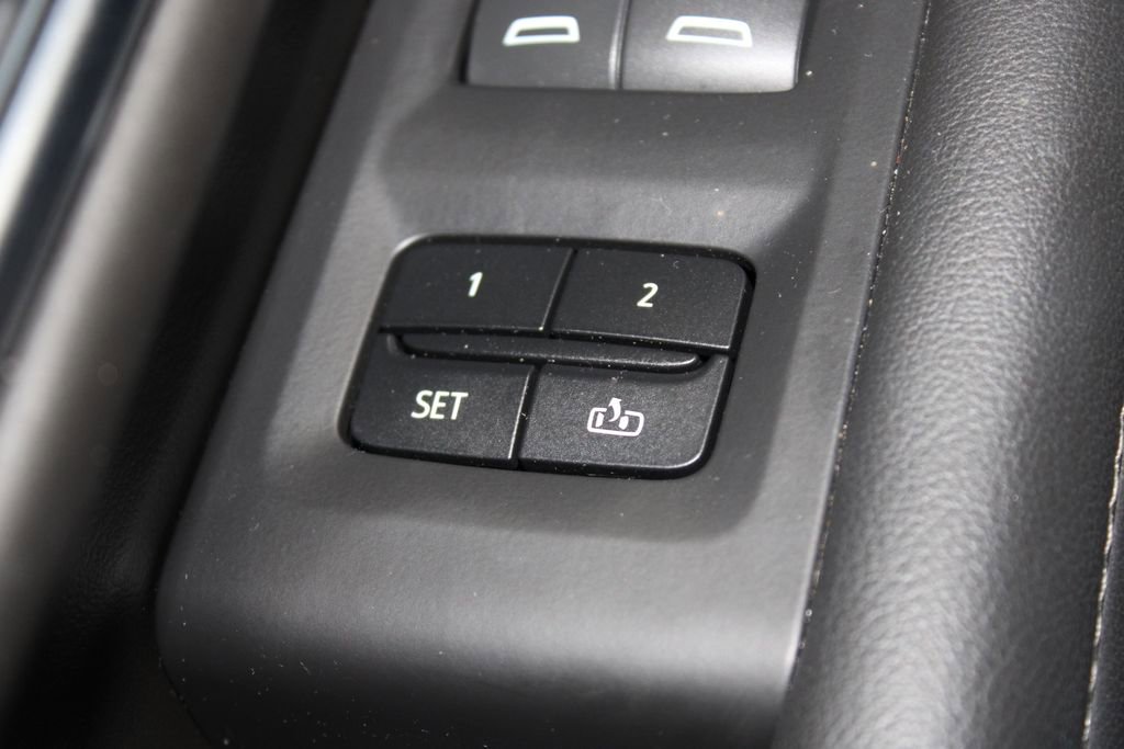 Used 2023 Chevrolet Suburban Z71 w/ Luxury Package image 28