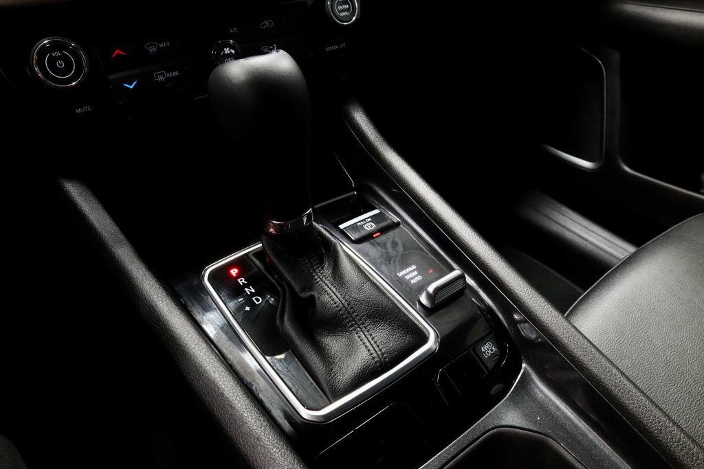 Used 2025 Jeep Compass Latitude image 30