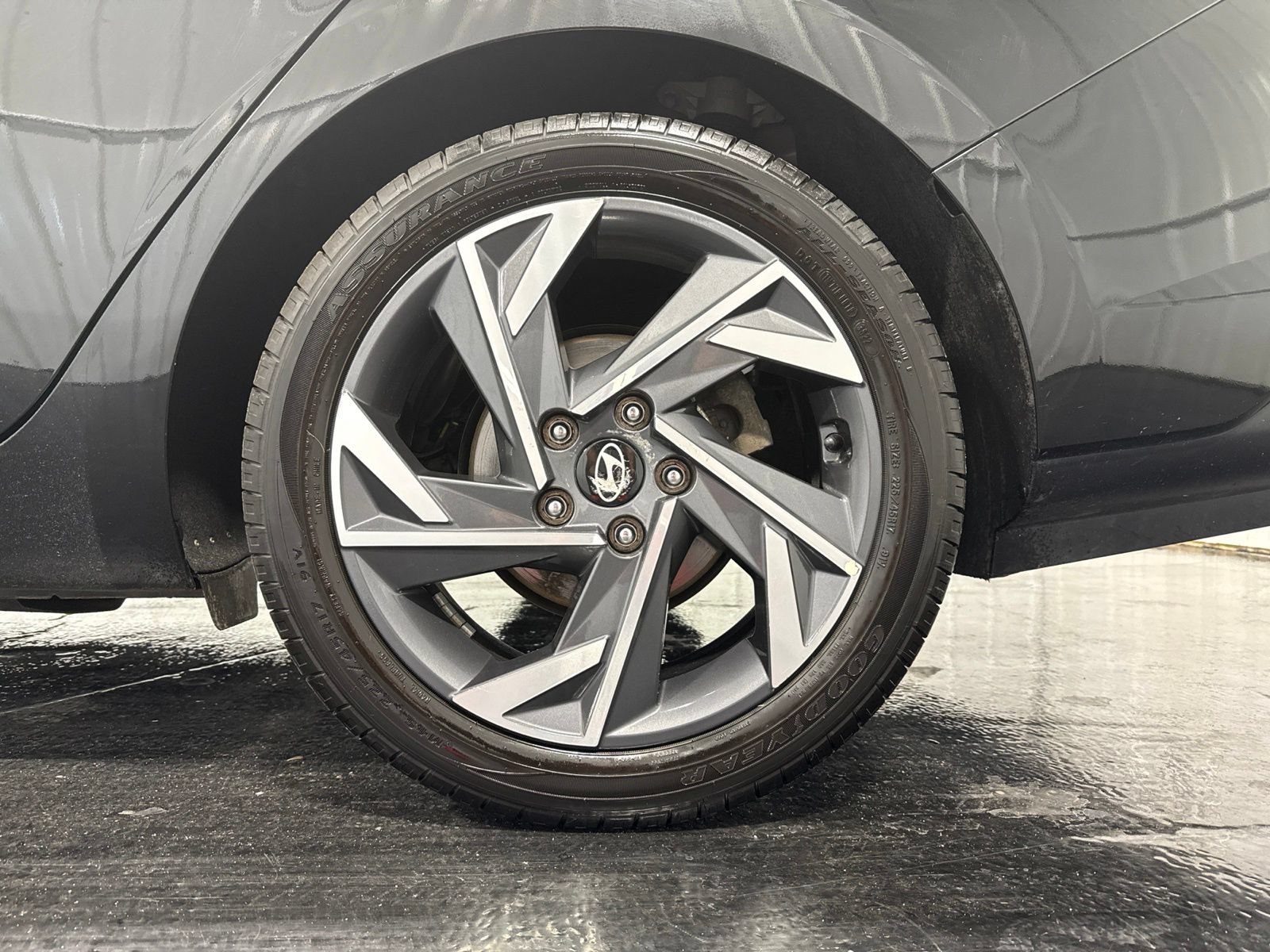 Used 2024 Hyundai Elantra Limited FWD image 9
