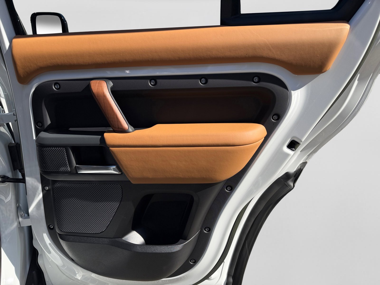 Used 2023 Land Rover Defender 110 X-Dynamic SE image 21