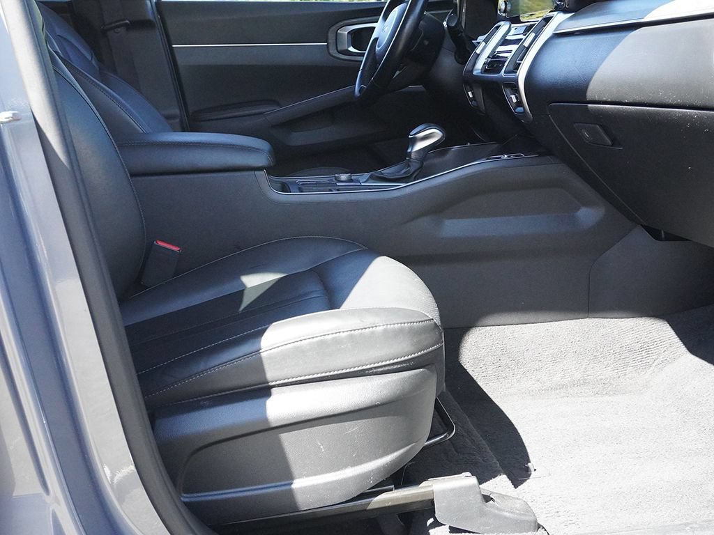 Used 2023 Kia Sorento S w/ Panoramic Sunroof Package AWD/4WD image 28