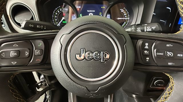 Used 2024 Jeep Wrangler Unlimited w/ Convenience Group AWD/4WD image 16