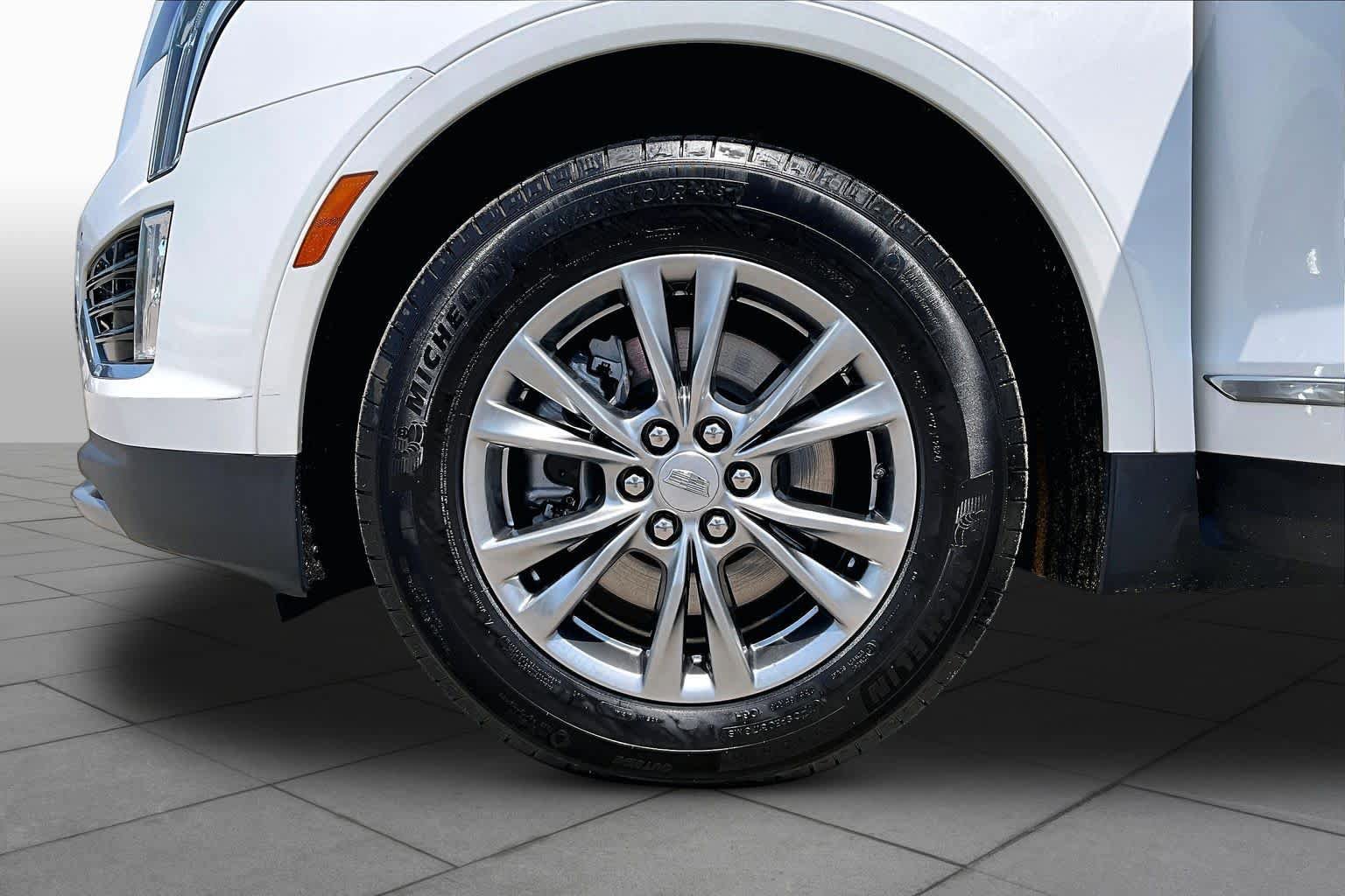 Used 2021 Cadillac XT5 Premium Luxury AWD/4WD image 10