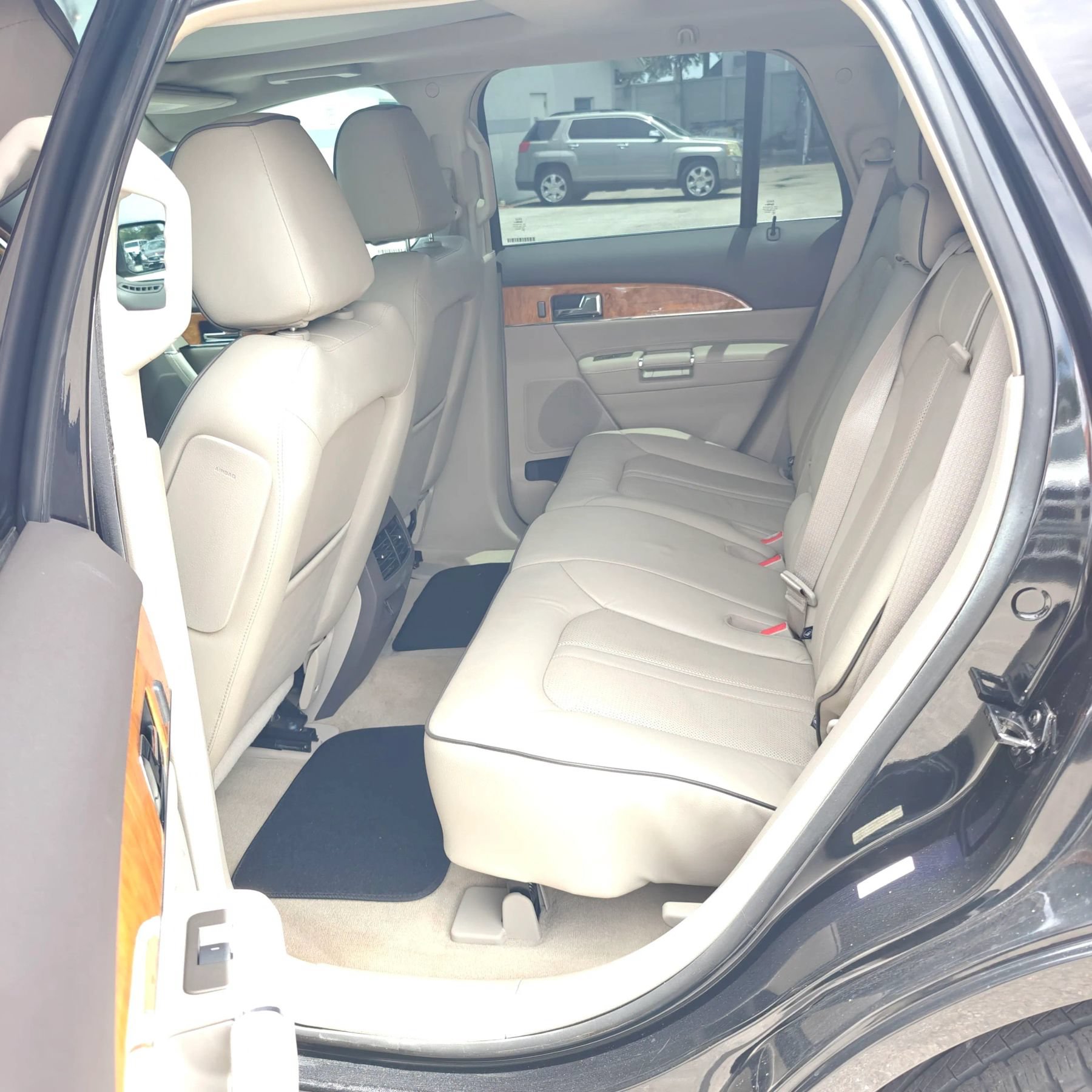 Used 2013 Lincoln MKX FWD image 13