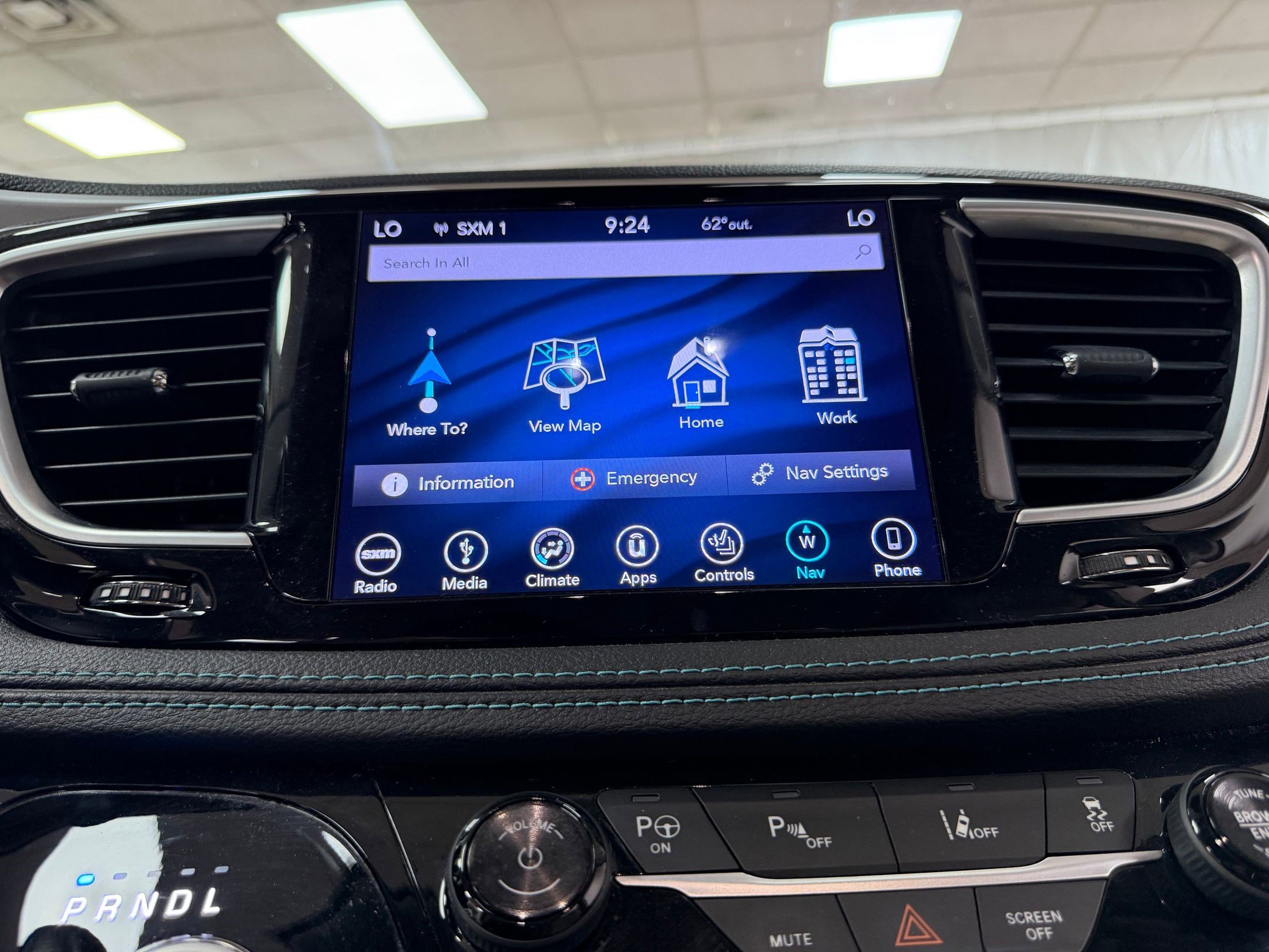 Used 2018 Chrysler Pacifica Limited w/ Advanced Safetytec Group image 19