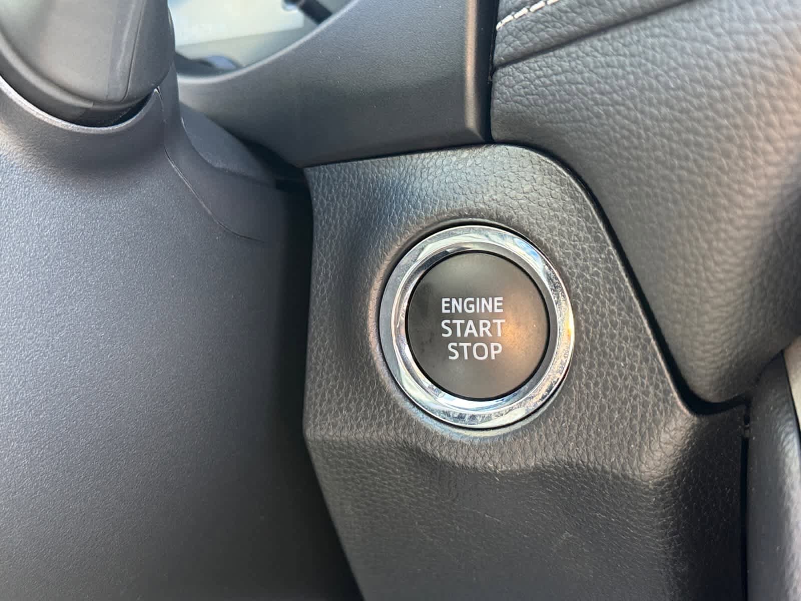 Used 2025 Toyota RAV4 XLE AWD/4WD image 5