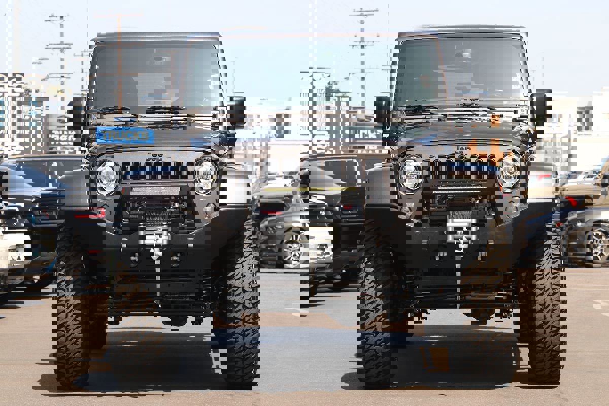 Used 2018 Jeep Wrangler Unlimited Sport image 3