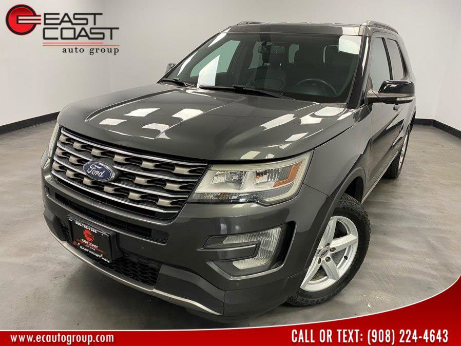 Used 2017 Ford Explorer XLT w/ Equipment Group 202A AWD/4WD image 1