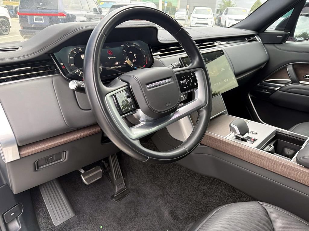 Used 2025 Land Rover Range Rover Long Wheelbase SE AWD/4WD image 21