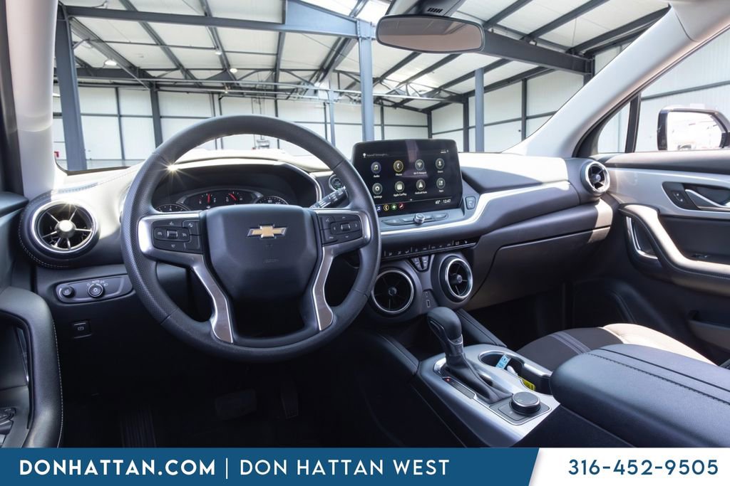Used 2025 Chevrolet Blazer LT AWD/4WD image 15