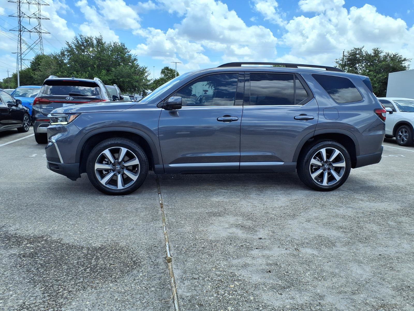 Used 2023 Honda Pilot Elite image 23