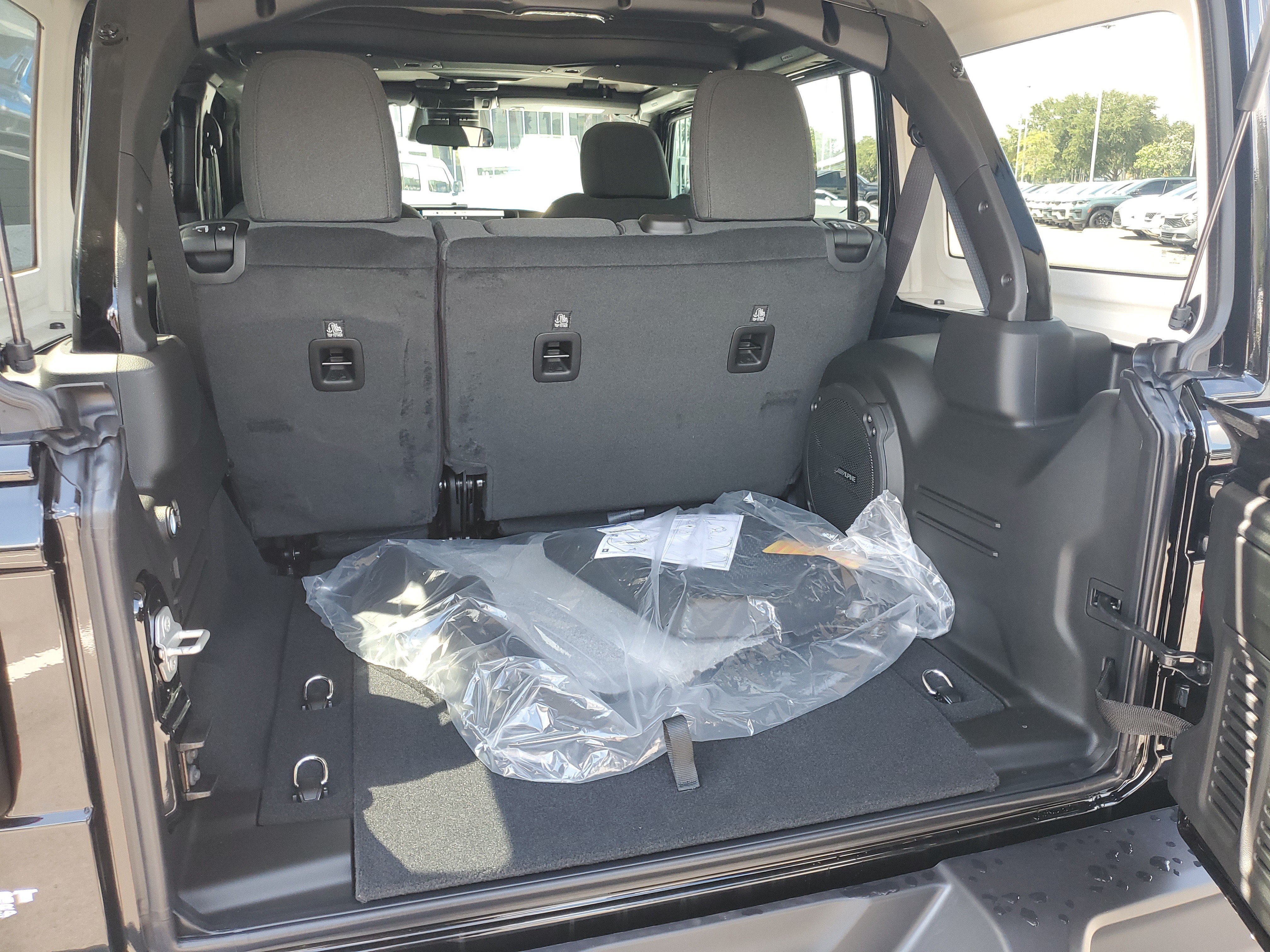 New 2026 Jeep Wrangler Unlimited Rubicon w/ Safety Group AWD/4WD image 7