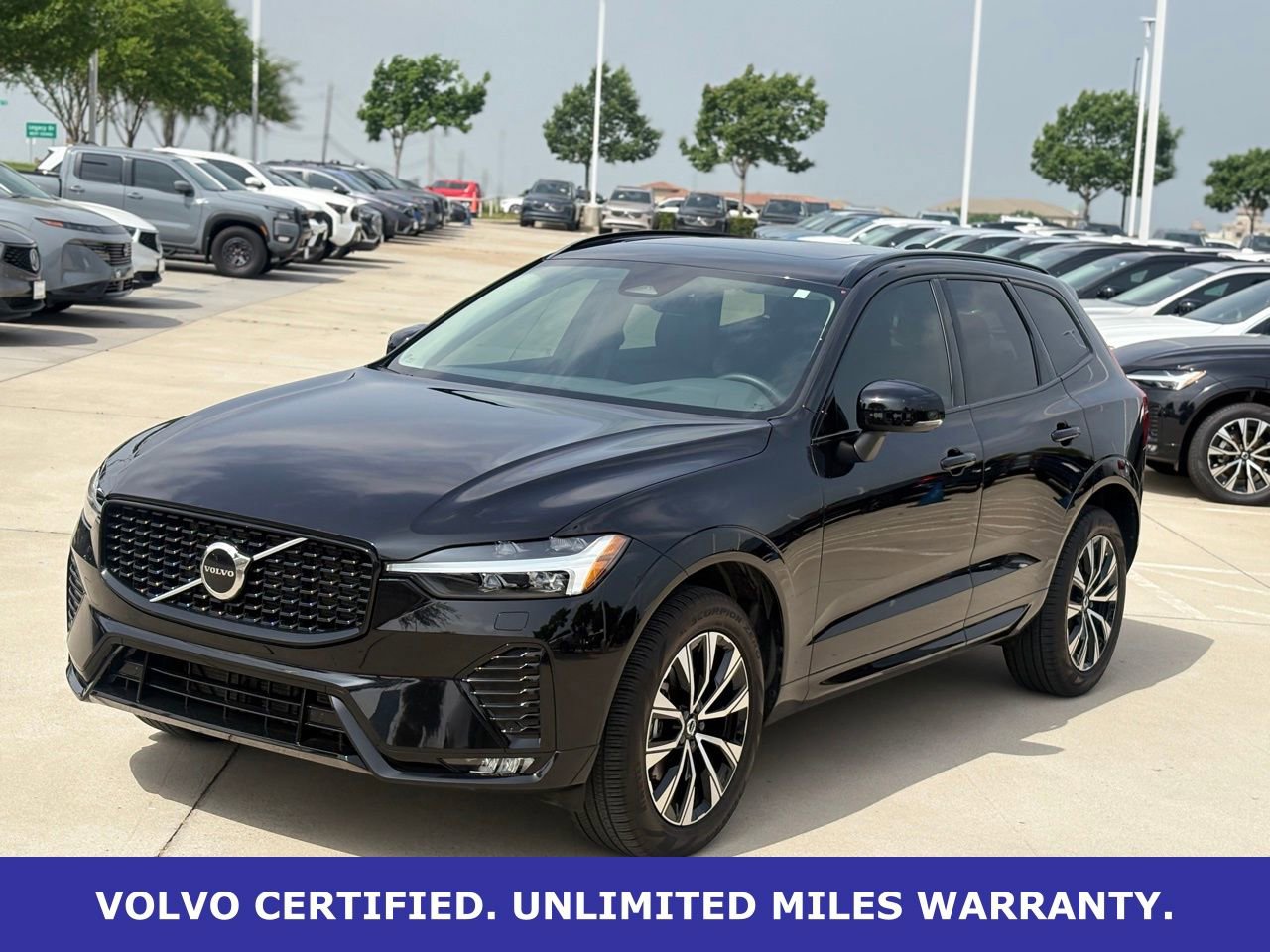 Certified 2025 Volvo XC60 B5 Core AWD/4WD image 3