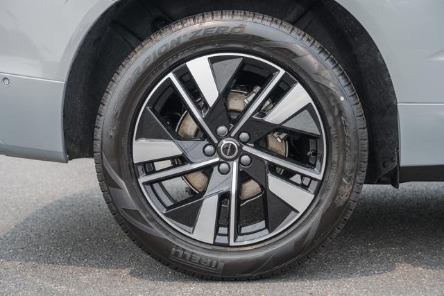 New 2026 Volvo XC60 B5 Plus w/ Protection Package Premier AWD/4WD image 19
