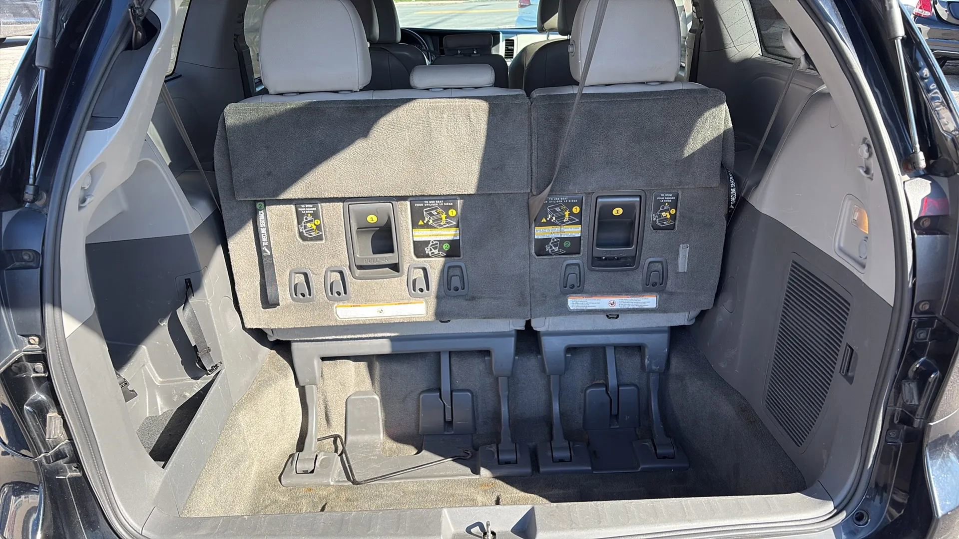 Used 2015 Toyota Sienna XLE image 11