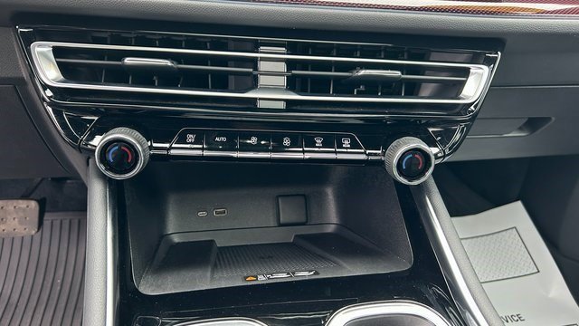 Certified 2024 Chevrolet Traverse RS w/ LPO, Floor Liner Package image 26