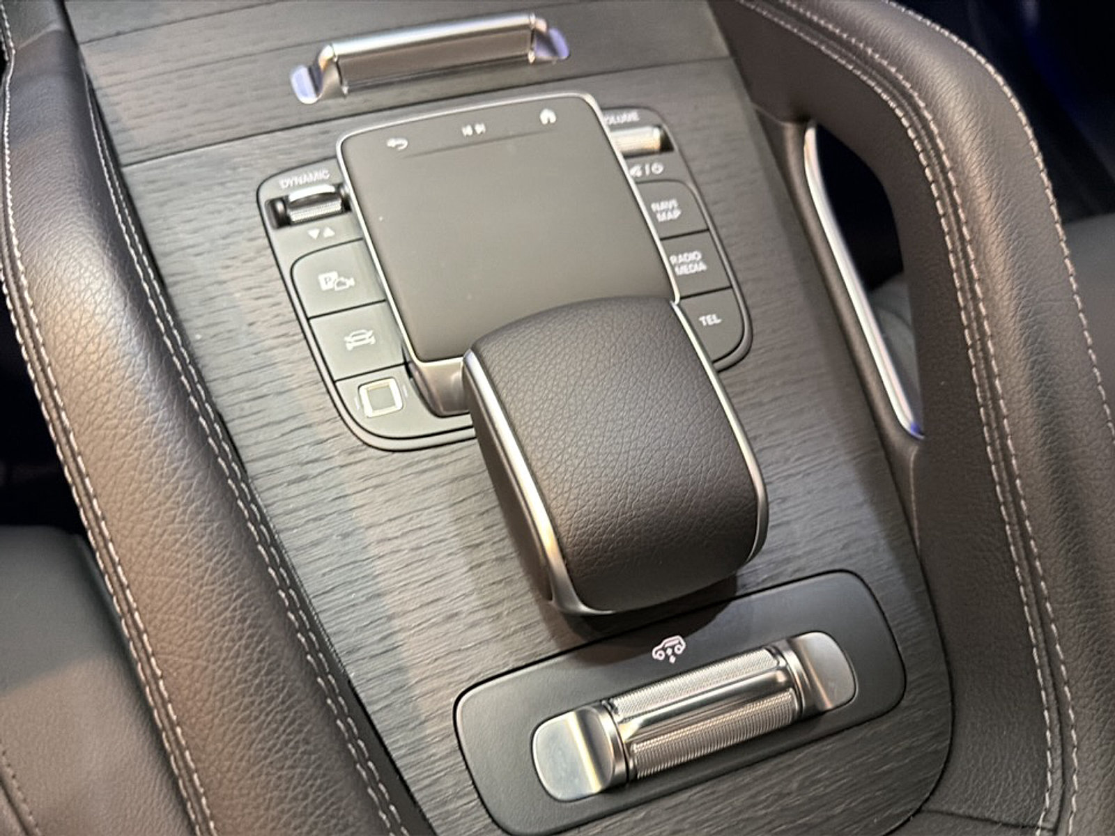 Used 2025 Mercedes-Benz GLS 450 4MATIC image 16
