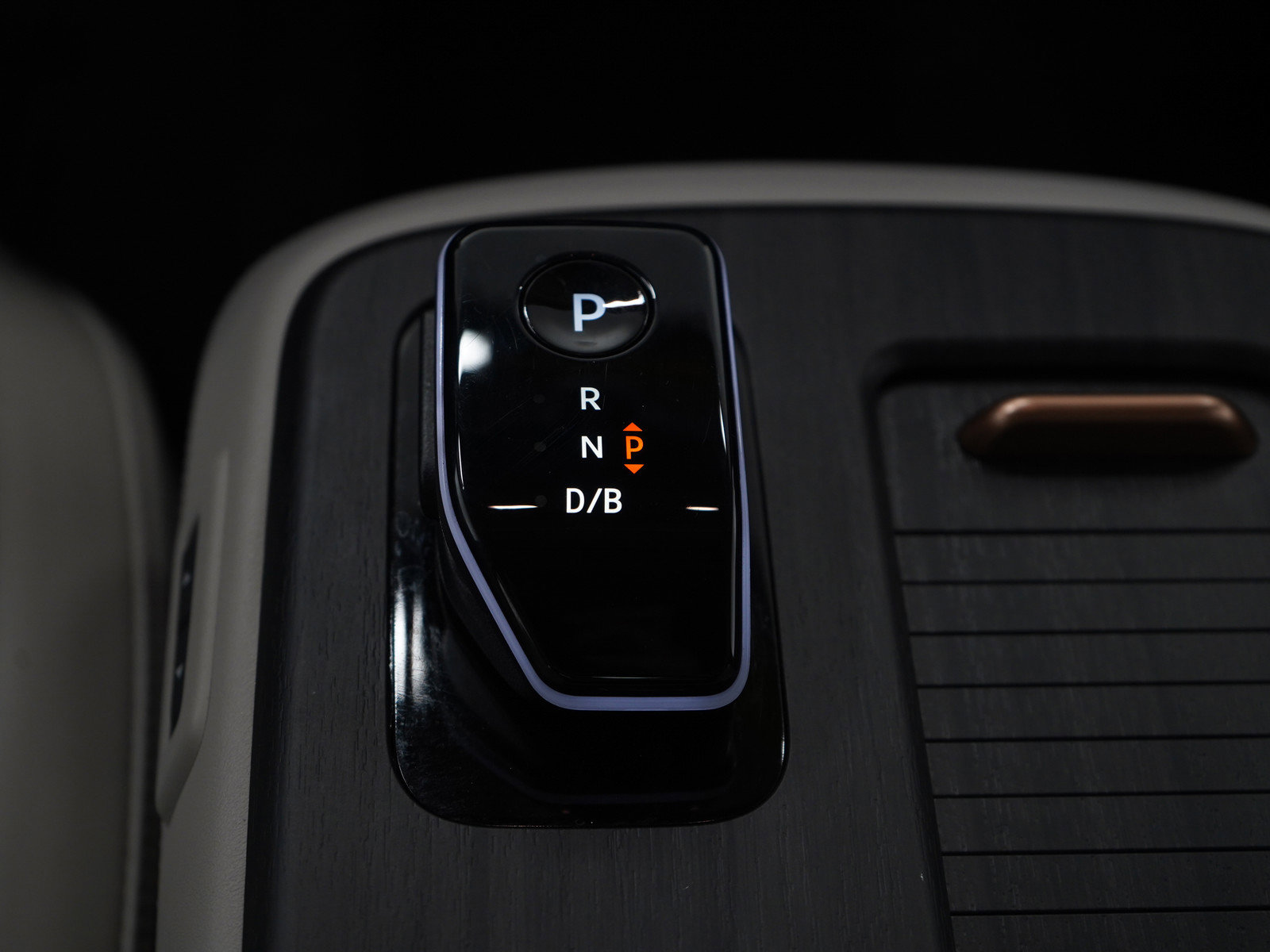 Used 2023 Nissan Ariya AWD image 19