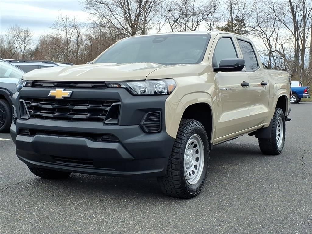 Used 2023 Chevrolet Colorado W/T RWD image 3