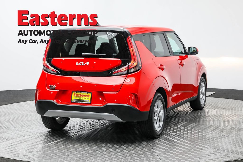Used 2025 Kia Soul LX w/ LX Technology Package image 5