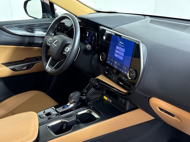 Used 2025 Lexus NX 250 FWD w/ Towing Package (2000 Lbs) image 29