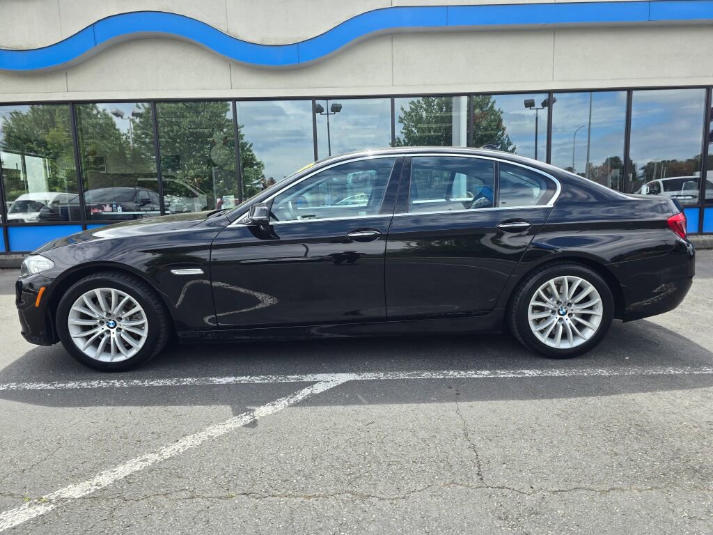 Used 2016 BMW 528i xDrive Sedan AWD/4WD image 2