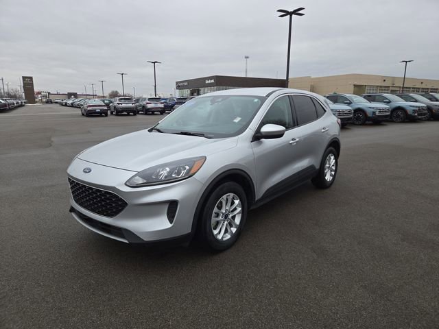 Used 2020 Ford Escape SE image 2