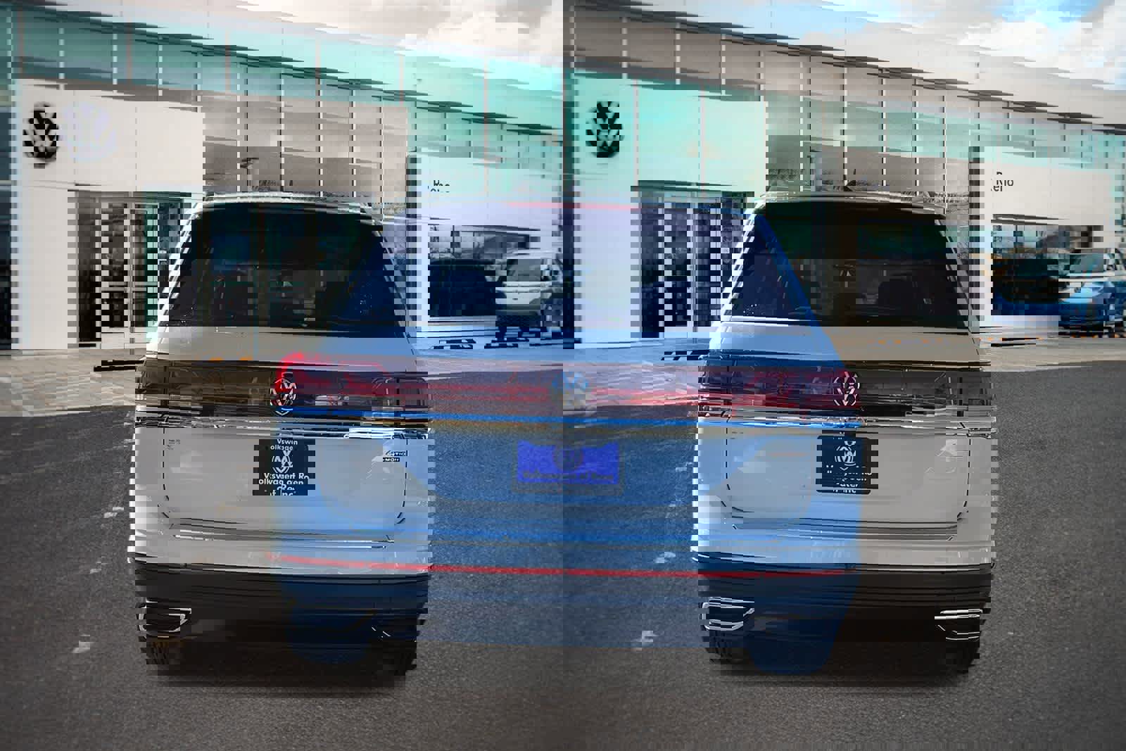 New 2026 Volkswagen Atlas SE image 6