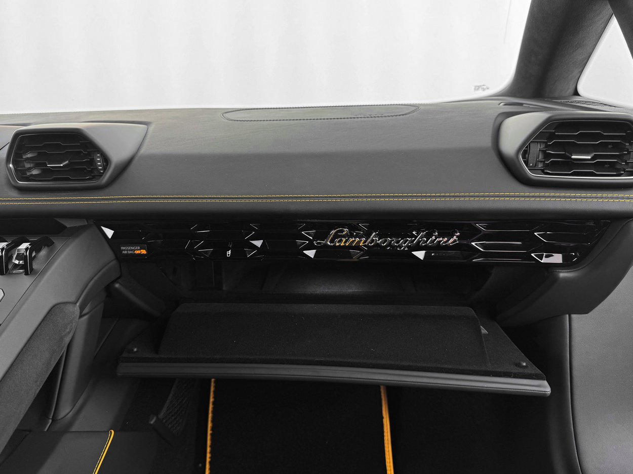 Used 2020 Lamborghini Huracan EVO image 27