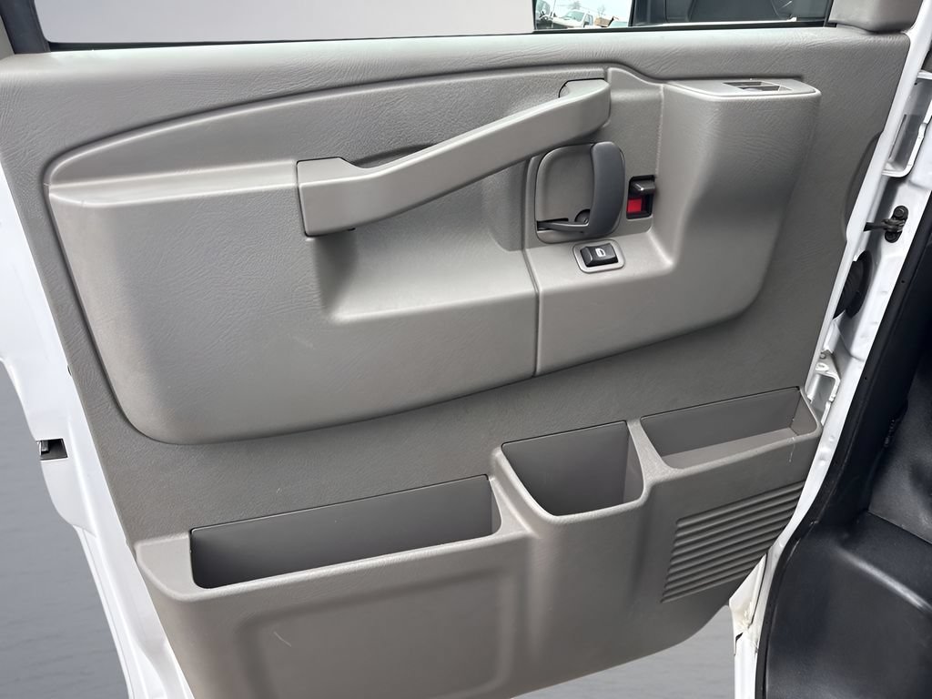 Used 2024 Chevrolet Express 3500 w/ Power Convenience Package RWD image 20