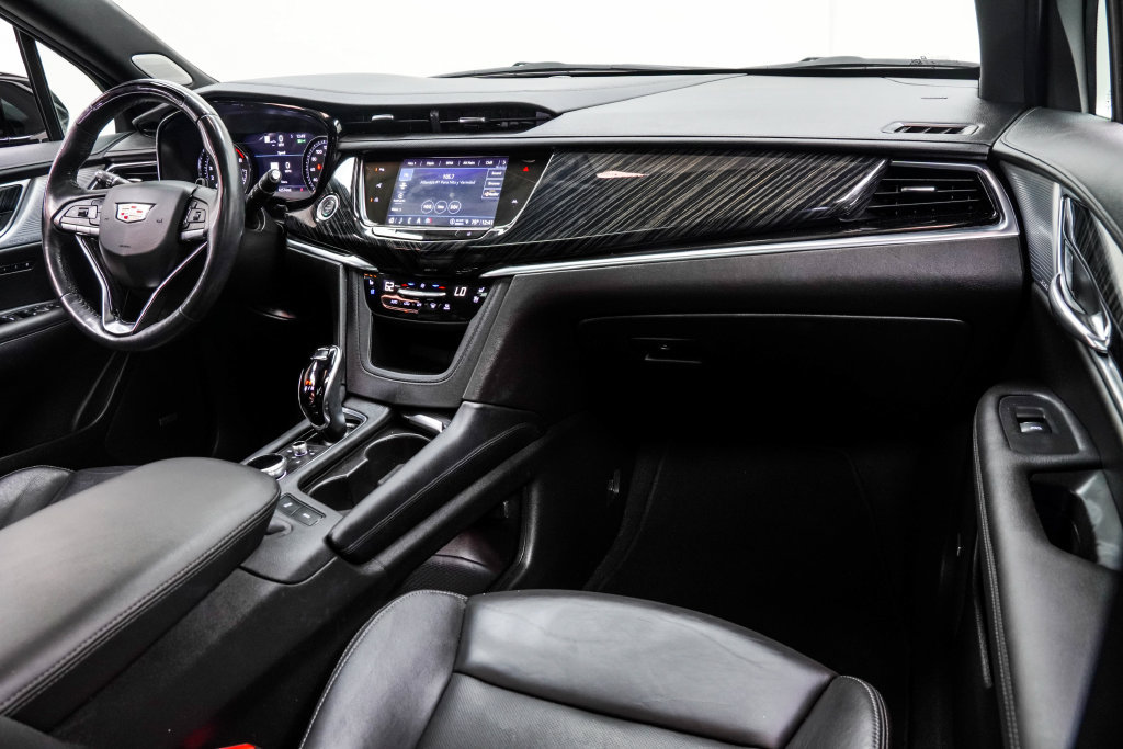 Used 2023 Cadillac XT6 Premium Luxury w/ Technology Package FWD image 22