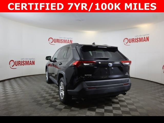 Used 2021 Toyota RAV4 LE image 10