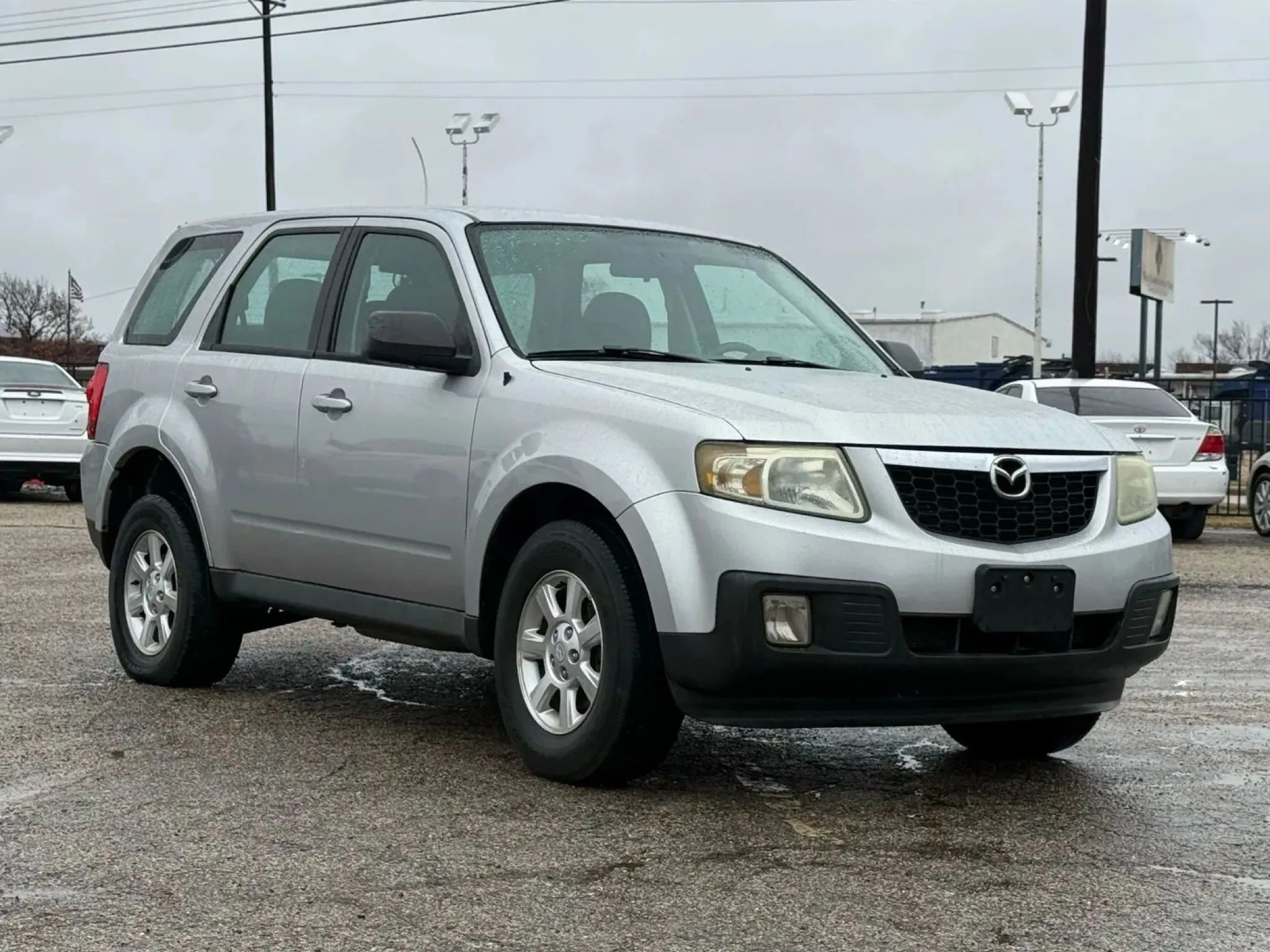 Used 2010 MAZDA Tribute i Sport image 3