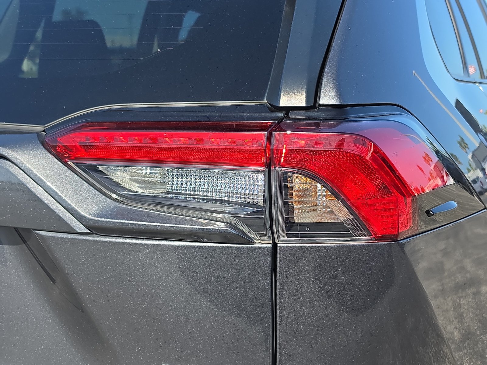 Used 2022 Toyota RAV4 XLE Premium AWD/4WD image 8
