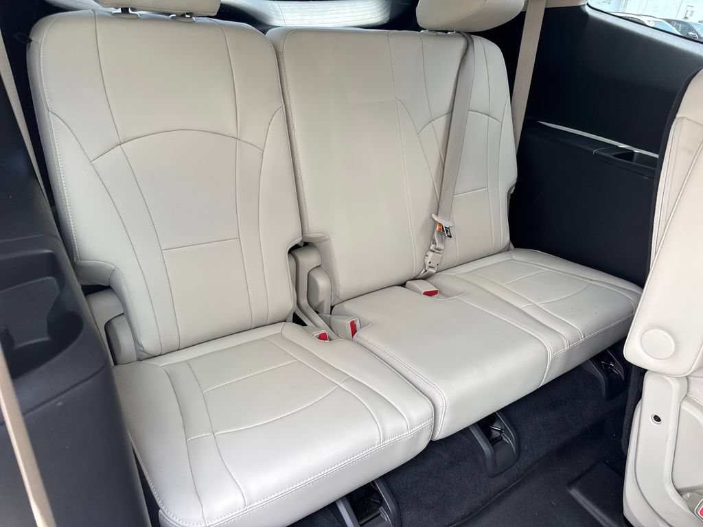 Used 2023 Buick Enclave Essence w/ Experience Buick Package FWD image 12
