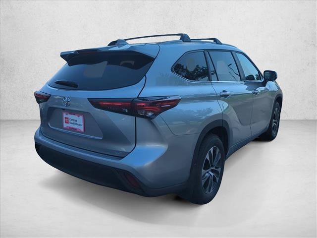 Certified 2025 Toyota Highlander XLE FWD image 5