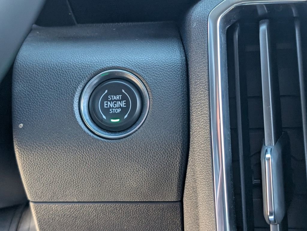 Used 2025 GMC Acadia Elevation image 25